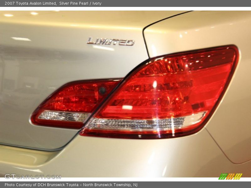 Silver Pine Pearl / Ivory 2007 Toyota Avalon Limited
