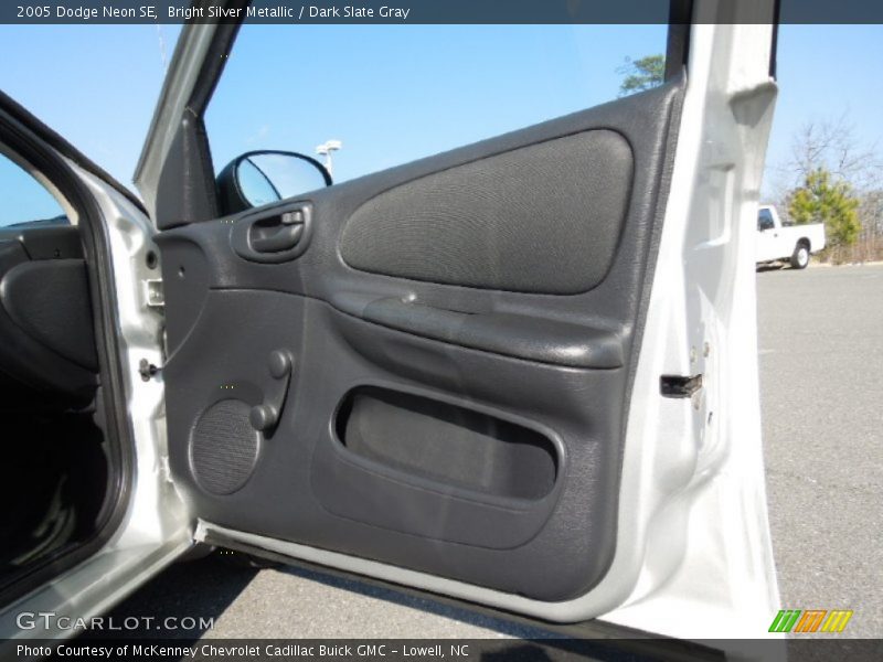 Bright Silver Metallic / Dark Slate Gray 2005 Dodge Neon SE