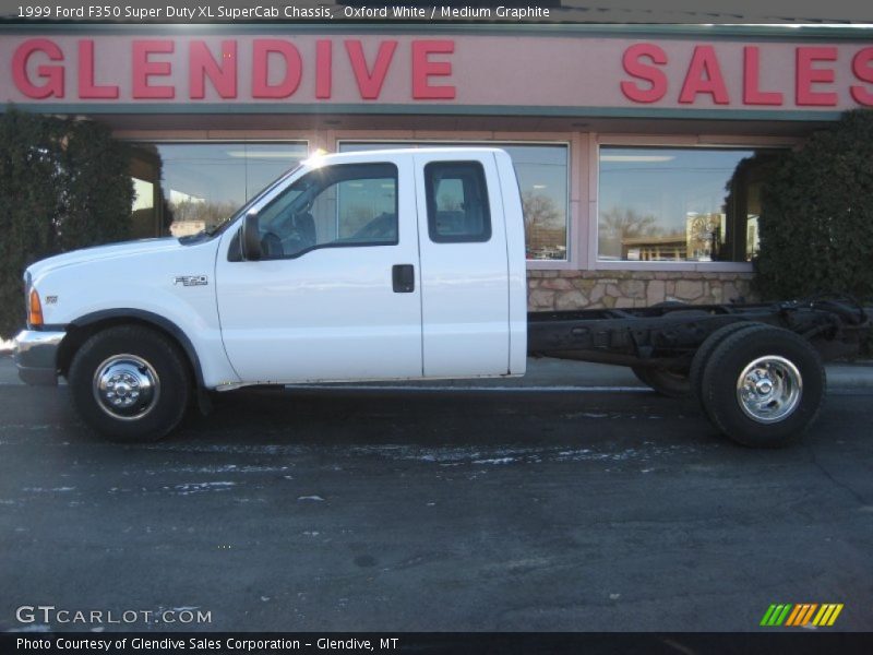 Oxford White / Medium Graphite 1999 Ford F350 Super Duty XL SuperCab Chassis