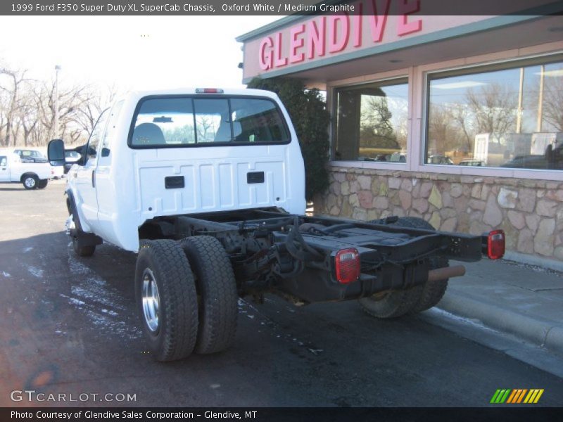 Oxford White / Medium Graphite 1999 Ford F350 Super Duty XL SuperCab Chassis