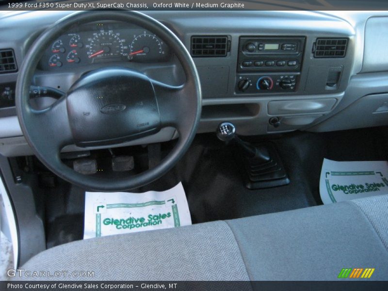 Oxford White / Medium Graphite 1999 Ford F350 Super Duty XL SuperCab Chassis