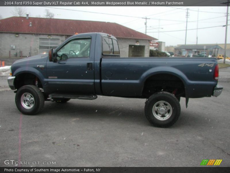 Medium Wedgewood Blue Metallic / Medium Parchment 2004 Ford F350 Super Duty XLT Regular Cab 4x4