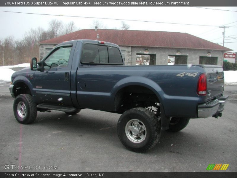 Medium Wedgewood Blue Metallic / Medium Parchment 2004 Ford F350 Super Duty XLT Regular Cab 4x4