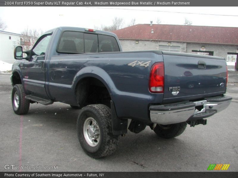 Medium Wedgewood Blue Metallic / Medium Parchment 2004 Ford F350 Super Duty XLT Regular Cab 4x4