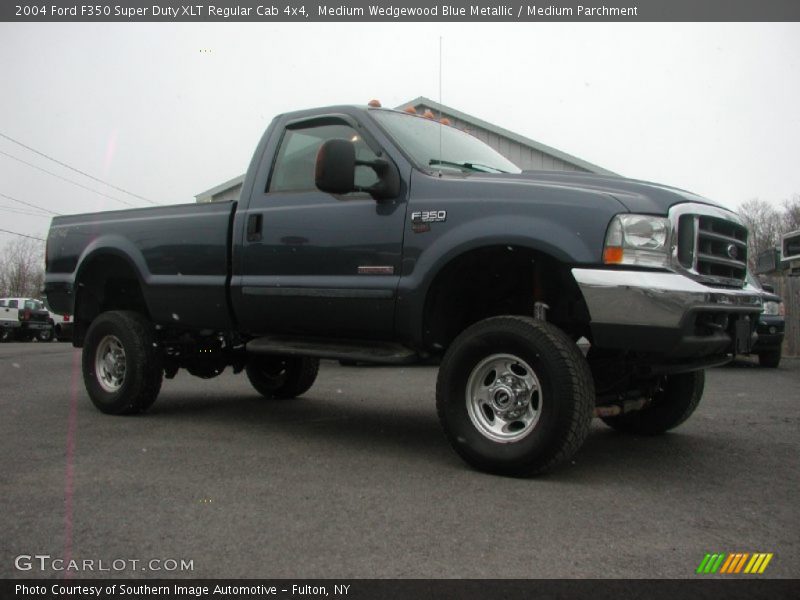 Medium Wedgewood Blue Metallic / Medium Parchment 2004 Ford F350 Super Duty XLT Regular Cab 4x4