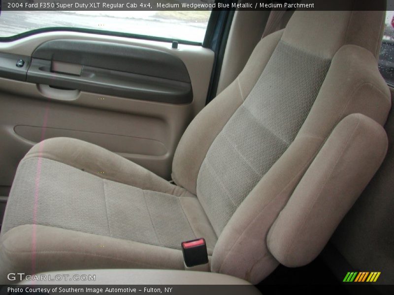 Medium Wedgewood Blue Metallic / Medium Parchment 2004 Ford F350 Super Duty XLT Regular Cab 4x4