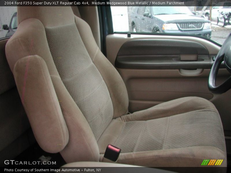 Medium Wedgewood Blue Metallic / Medium Parchment 2004 Ford F350 Super Duty XLT Regular Cab 4x4