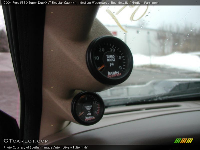 Medium Wedgewood Blue Metallic / Medium Parchment 2004 Ford F350 Super Duty XLT Regular Cab 4x4