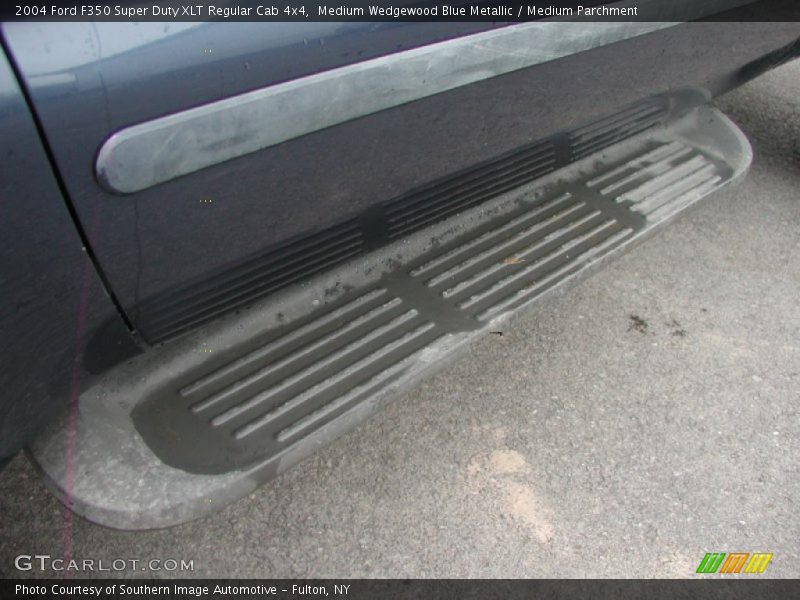 Medium Wedgewood Blue Metallic / Medium Parchment 2004 Ford F350 Super Duty XLT Regular Cab 4x4