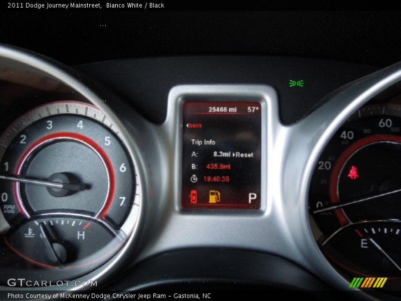Bianco White / Black 2011 Dodge Journey Mainstreet