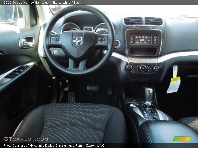 Bianco White / Black 2011 Dodge Journey Mainstreet