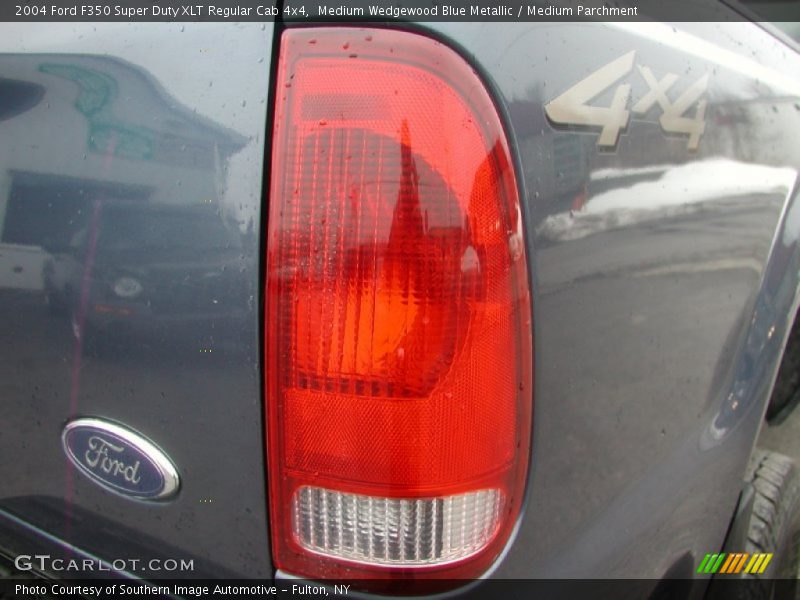 Medium Wedgewood Blue Metallic / Medium Parchment 2004 Ford F350 Super Duty XLT Regular Cab 4x4