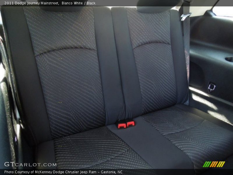 Bianco White / Black 2011 Dodge Journey Mainstreet