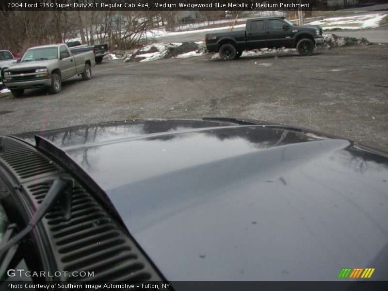 Medium Wedgewood Blue Metallic / Medium Parchment 2004 Ford F350 Super Duty XLT Regular Cab 4x4