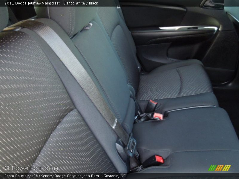 Bianco White / Black 2011 Dodge Journey Mainstreet