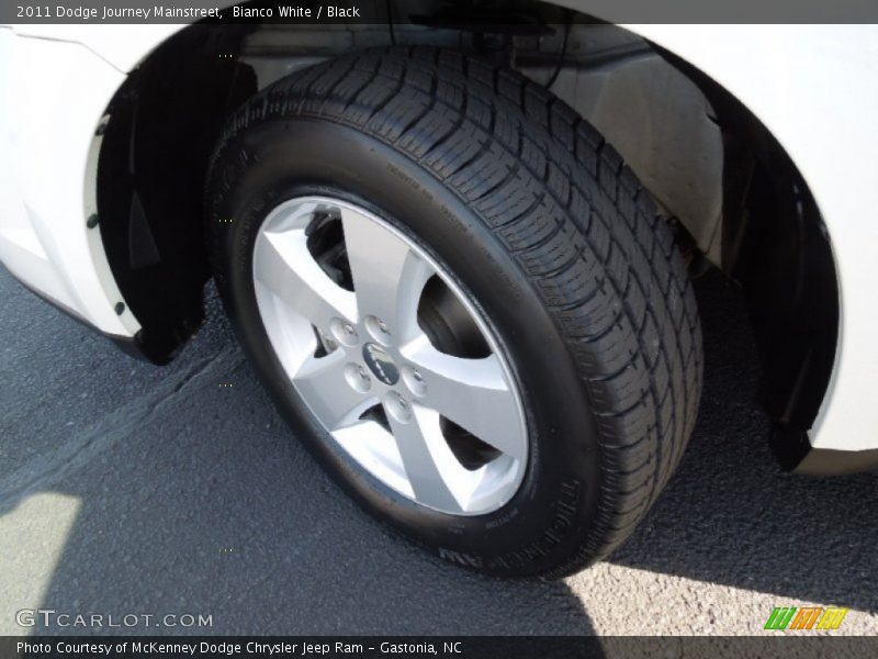 Bianco White / Black 2011 Dodge Journey Mainstreet