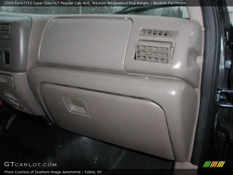 Medium Wedgewood Blue Metallic / Medium Parchment 2004 Ford F350 Super Duty XLT Regular Cab 4x4