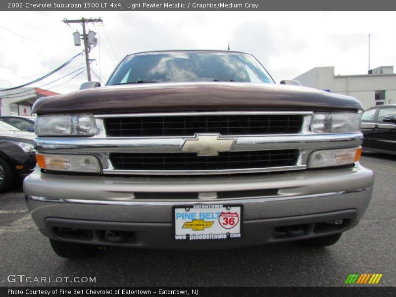 Light Pewter Metallic / Graphite/Medium Gray 2002 Chevrolet Suburban 1500 LT 4x4