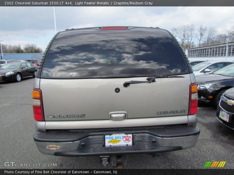 Light Pewter Metallic / Graphite/Medium Gray 2002 Chevrolet Suburban 1500 LT 4x4