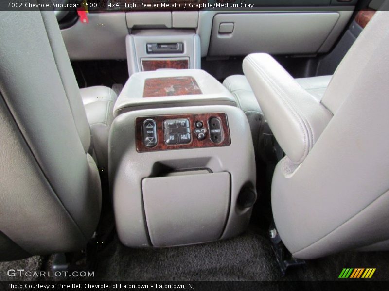 Light Pewter Metallic / Graphite/Medium Gray 2002 Chevrolet Suburban 1500 LT 4x4