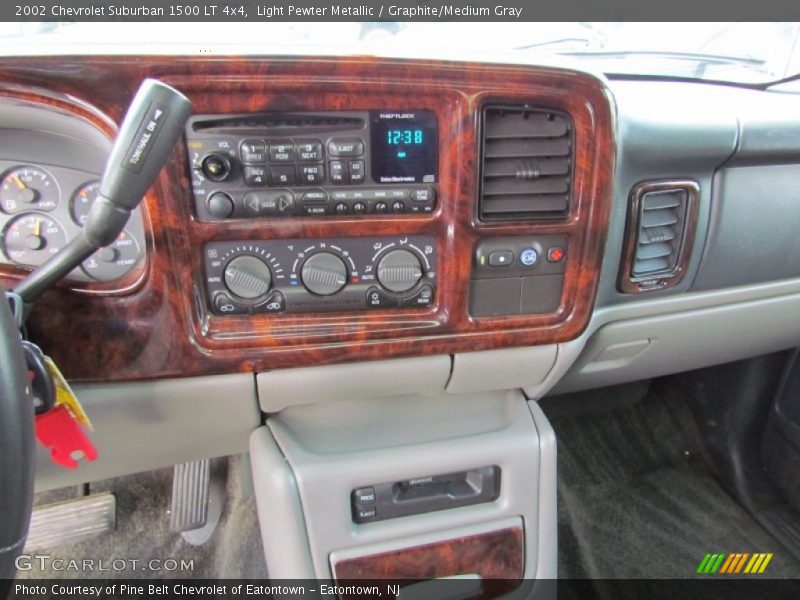 Light Pewter Metallic / Graphite/Medium Gray 2002 Chevrolet Suburban 1500 LT 4x4