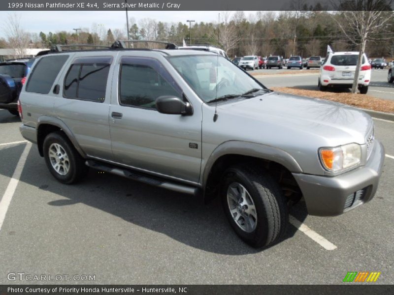 Sierra Silver Metallic / Gray 1999 Nissan Pathfinder XE 4x4