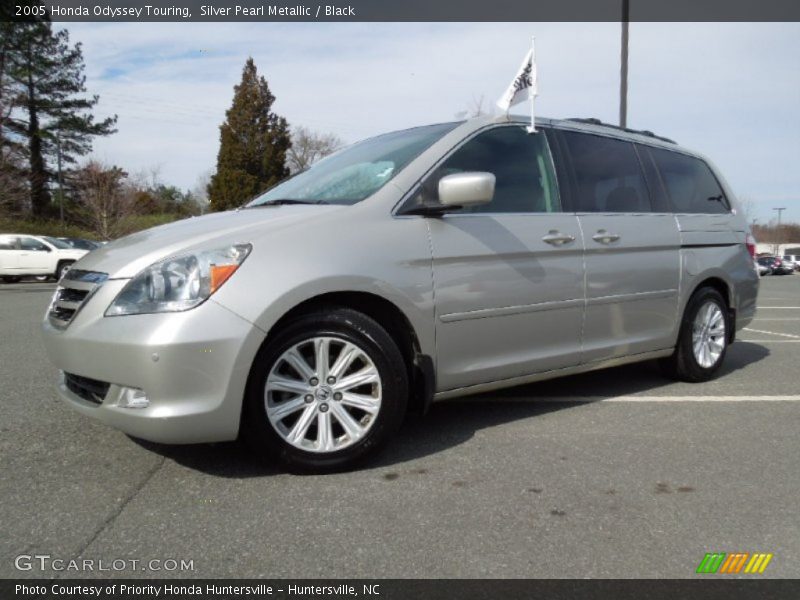Silver Pearl Metallic / Black 2005 Honda Odyssey Touring