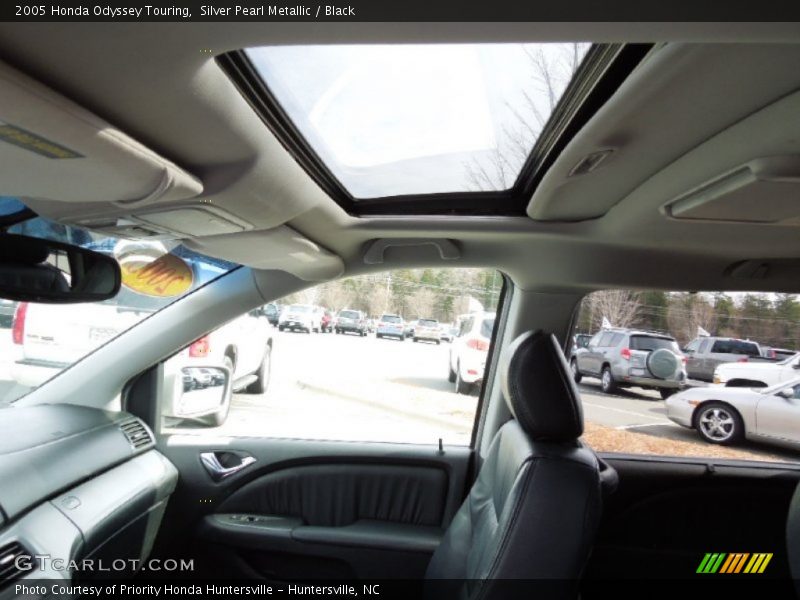 Silver Pearl Metallic / Black 2005 Honda Odyssey Touring