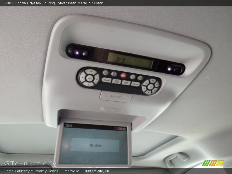 Silver Pearl Metallic / Black 2005 Honda Odyssey Touring