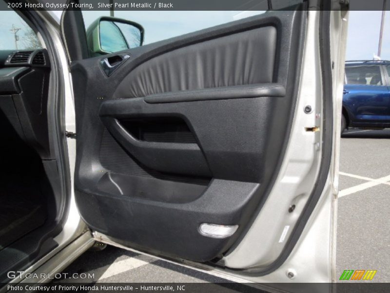 Silver Pearl Metallic / Black 2005 Honda Odyssey Touring