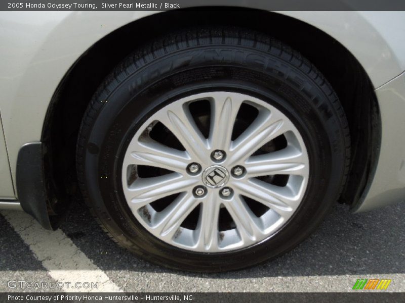 Silver Pearl Metallic / Black 2005 Honda Odyssey Touring