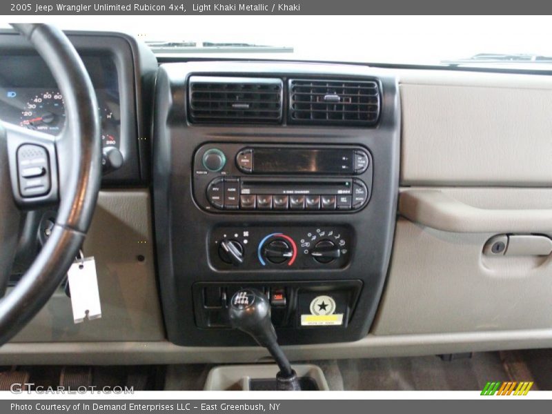 Controls of 2005 Wrangler Unlimited Rubicon 4x4