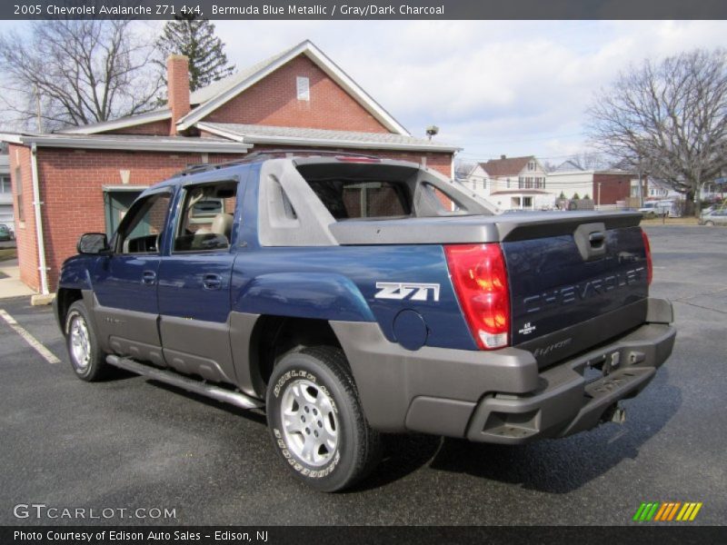 Bermuda Blue Metallic / Gray/Dark Charcoal 2005 Chevrolet Avalanche Z71 4x4