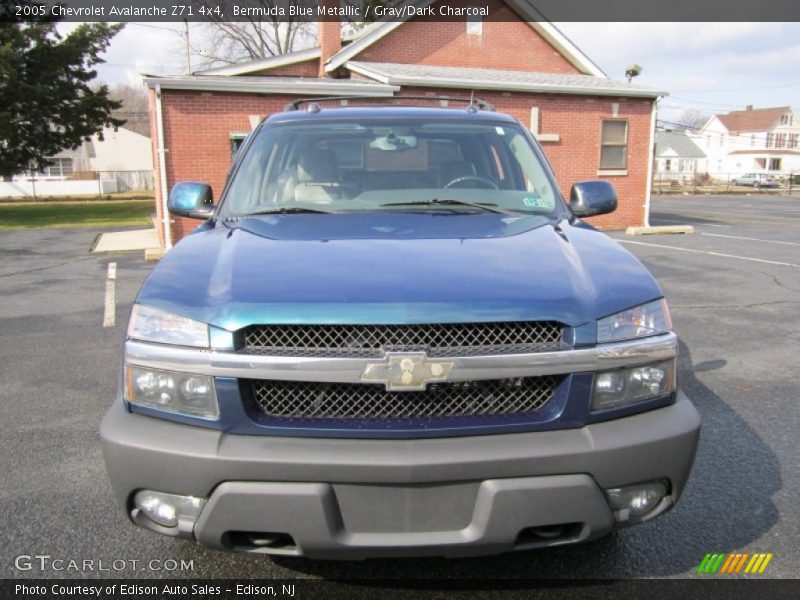 Bermuda Blue Metallic / Gray/Dark Charcoal 2005 Chevrolet Avalanche Z71 4x4
