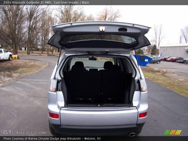 Cool Silver Metallic / Black 2009 Mitsubishi Outlander ES 4WD