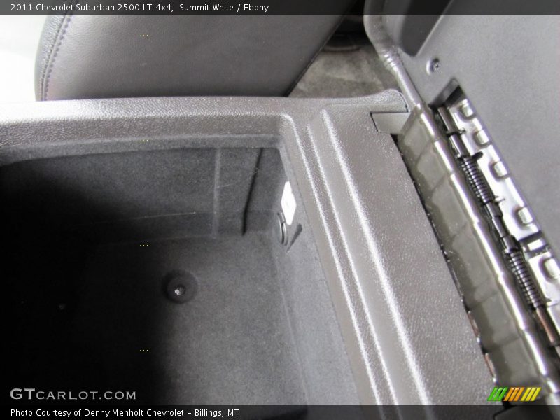 Summit White / Ebony 2011 Chevrolet Suburban 2500 LT 4x4