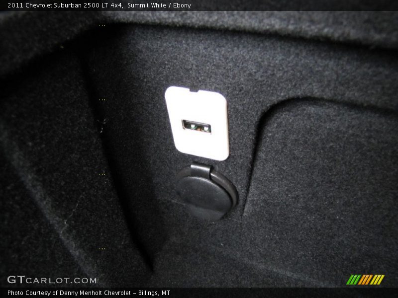 Summit White / Ebony 2011 Chevrolet Suburban 2500 LT 4x4