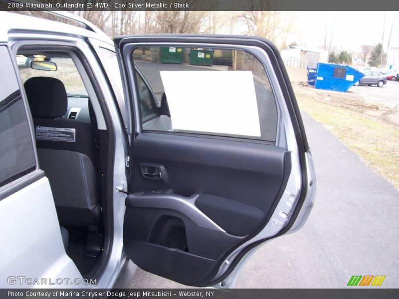 Cool Silver Metallic / Black 2009 Mitsubishi Outlander ES 4WD