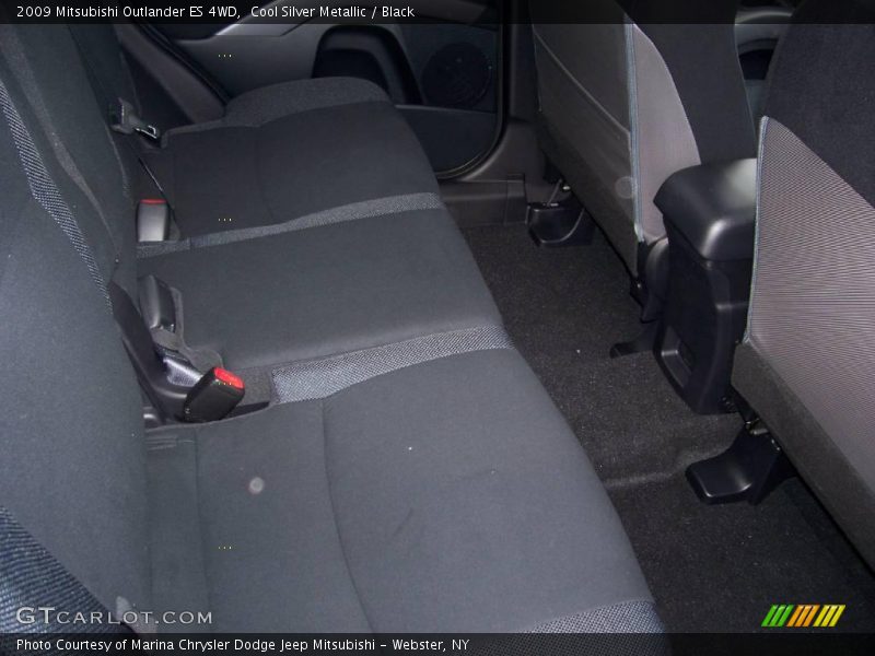 Cool Silver Metallic / Black 2009 Mitsubishi Outlander ES 4WD