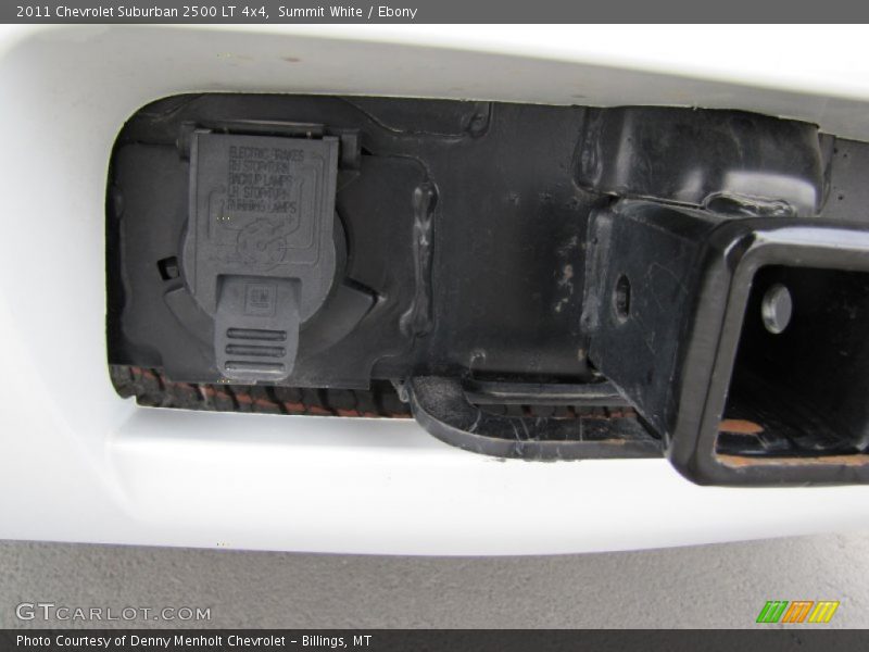 Summit White / Ebony 2011 Chevrolet Suburban 2500 LT 4x4