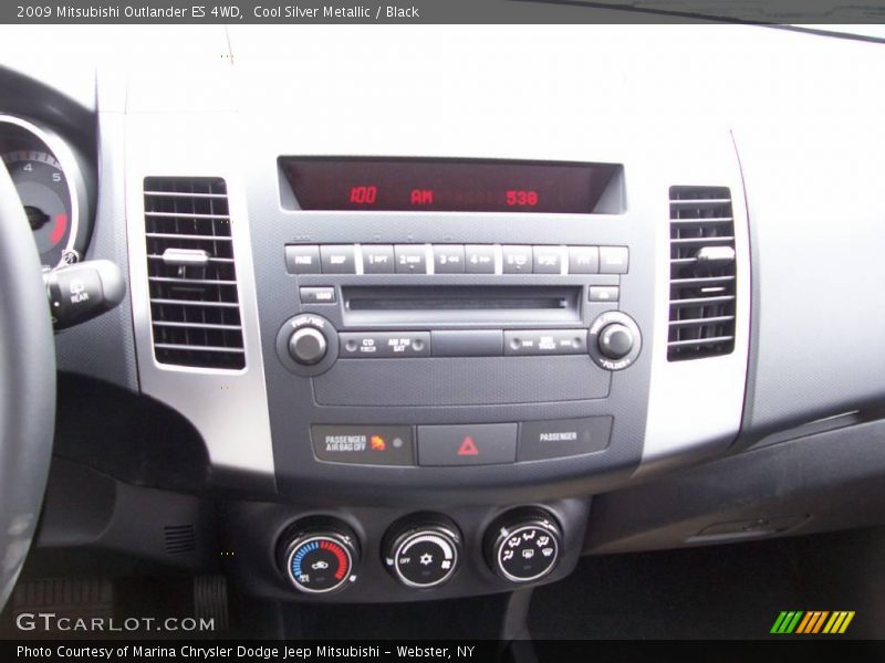 Cool Silver Metallic / Black 2009 Mitsubishi Outlander ES 4WD