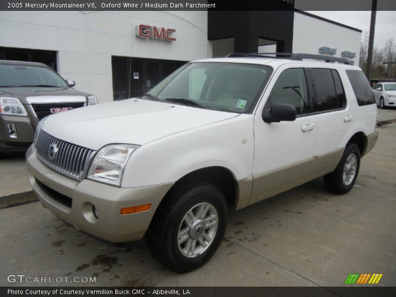 Oxford White / Medium Dark Parchment 2005 Mercury Mountaineer V6