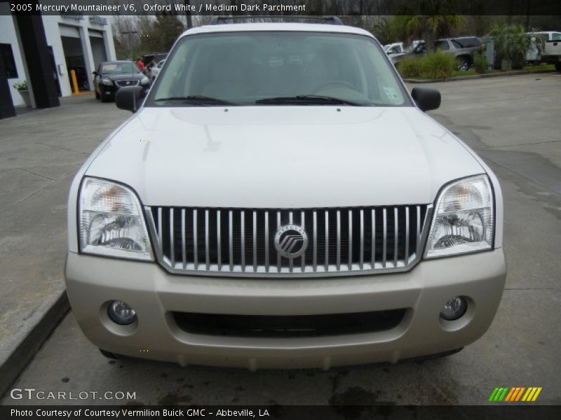 Oxford White / Medium Dark Parchment 2005 Mercury Mountaineer V6