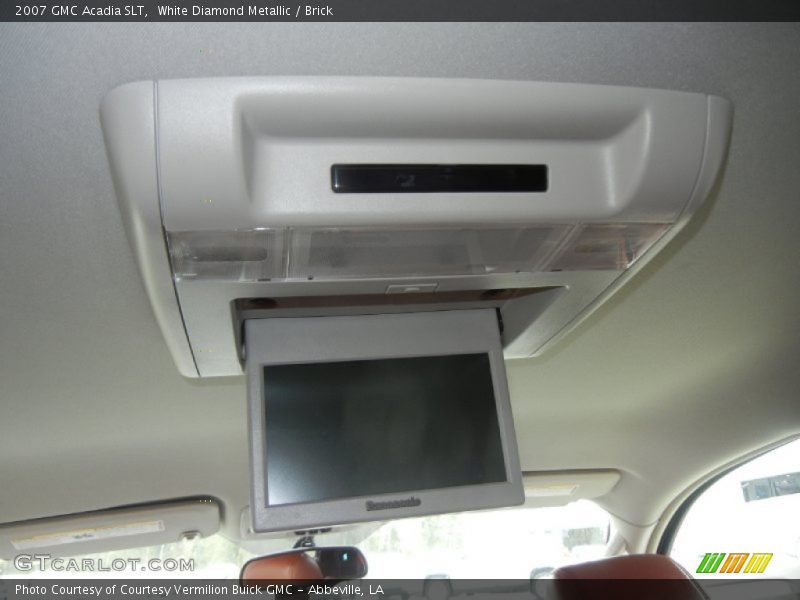 White Diamond Metallic / Brick 2007 GMC Acadia SLT