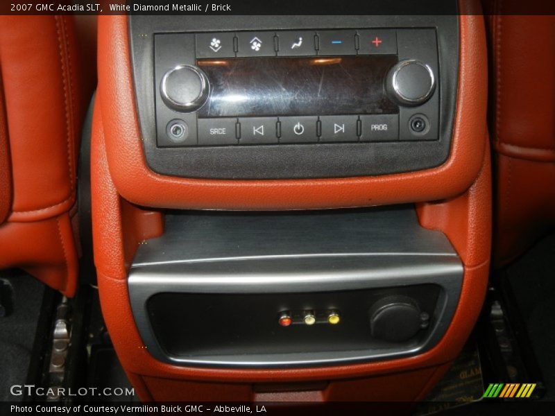White Diamond Metallic / Brick 2007 GMC Acadia SLT