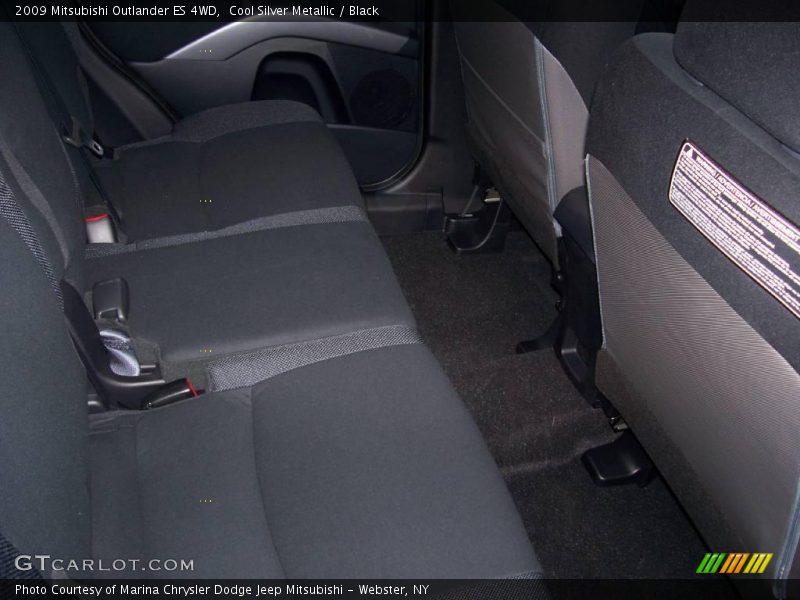 Cool Silver Metallic / Black 2009 Mitsubishi Outlander ES 4WD