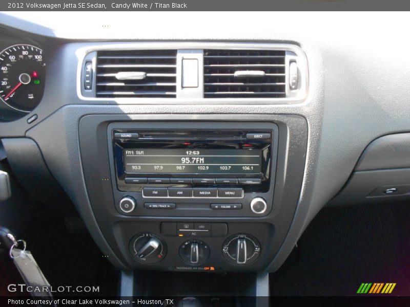Candy White / Titan Black 2012 Volkswagen Jetta SE Sedan