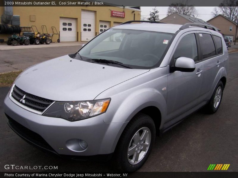 Cool Silver Metallic / Black 2009 Mitsubishi Outlander ES