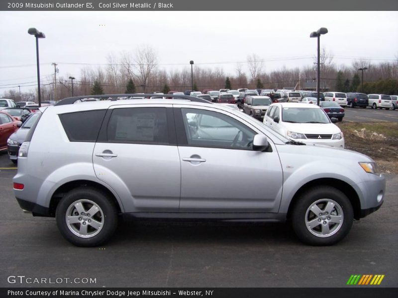 Cool Silver Metallic / Black 2009 Mitsubishi Outlander ES