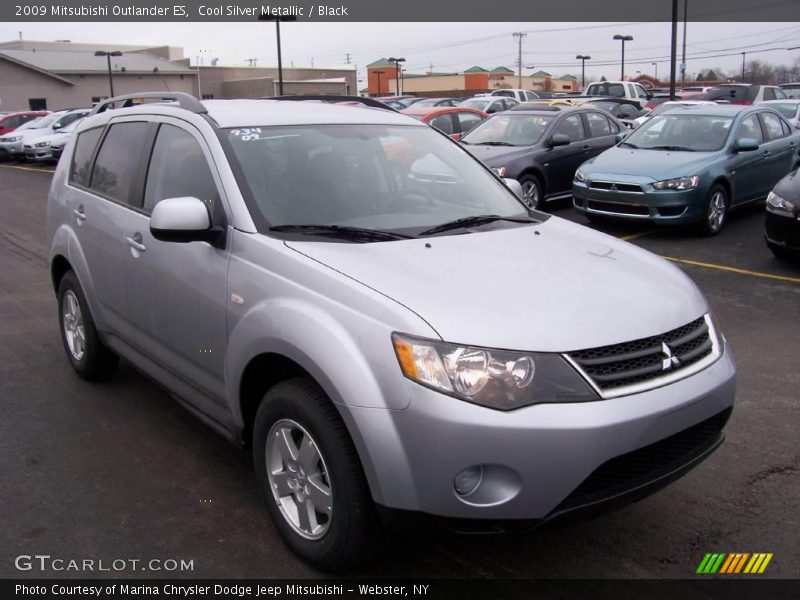 Cool Silver Metallic / Black 2009 Mitsubishi Outlander ES